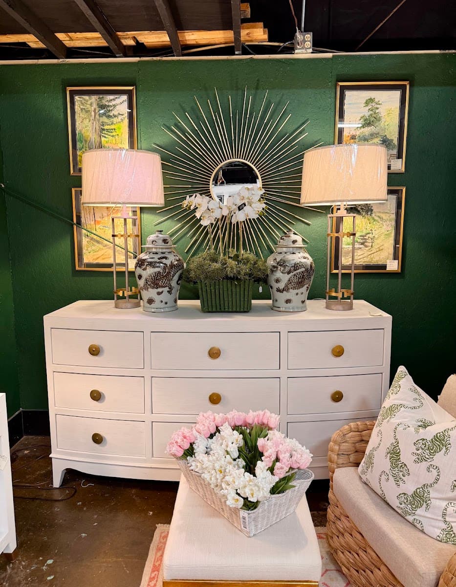 Athens Interiors Market photo 4