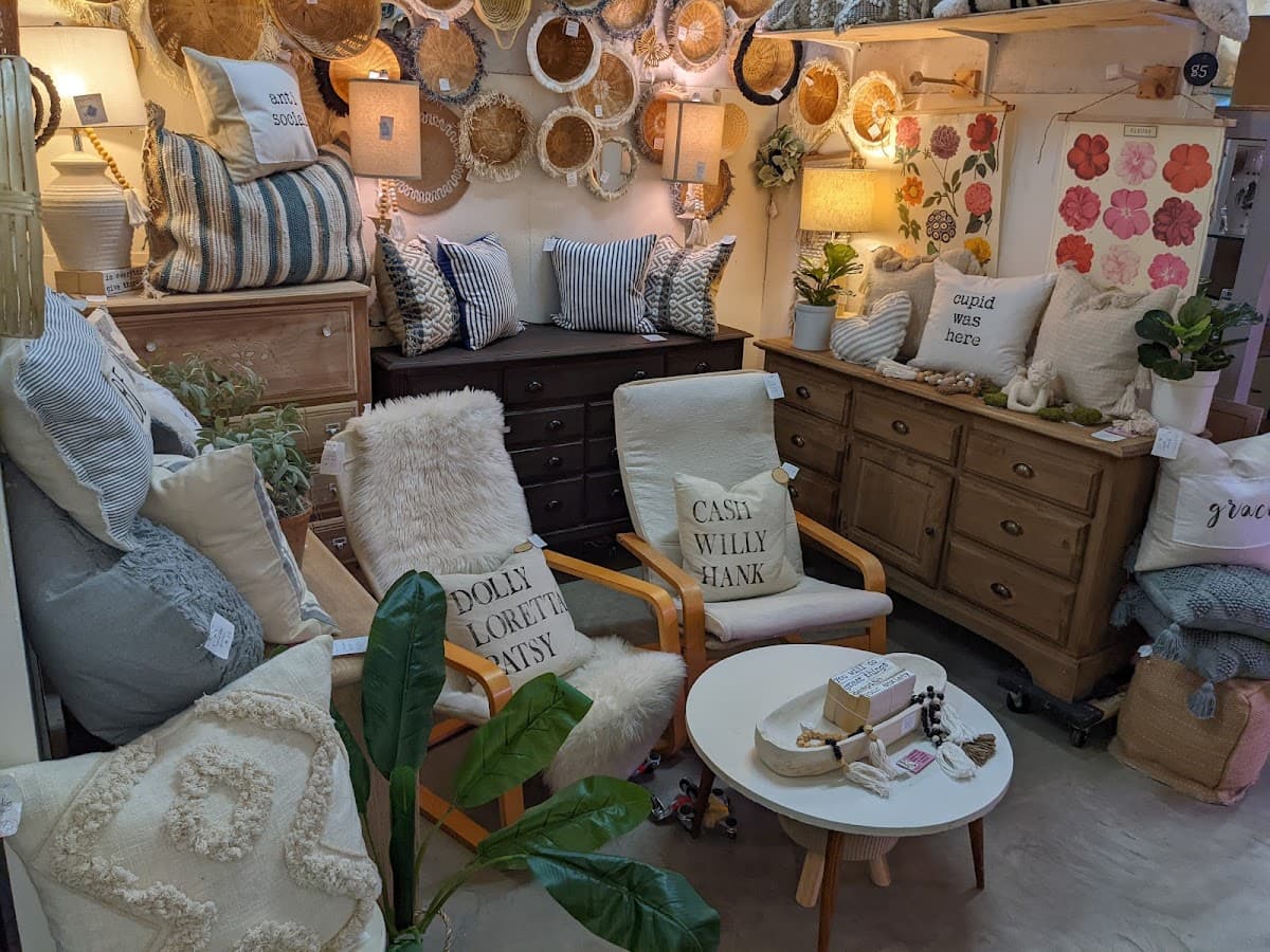 Junk In the Trunk photo 4