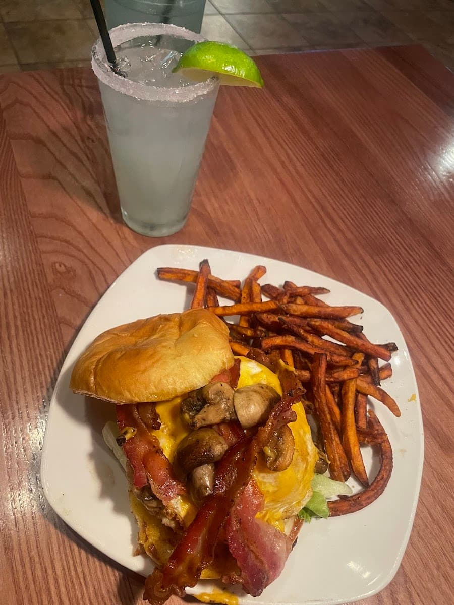 Locos Grill & Pub Athens Eastside photo 3