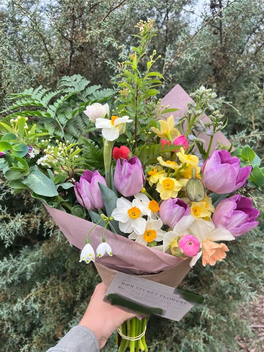 R&R Secret Flowers photo 2