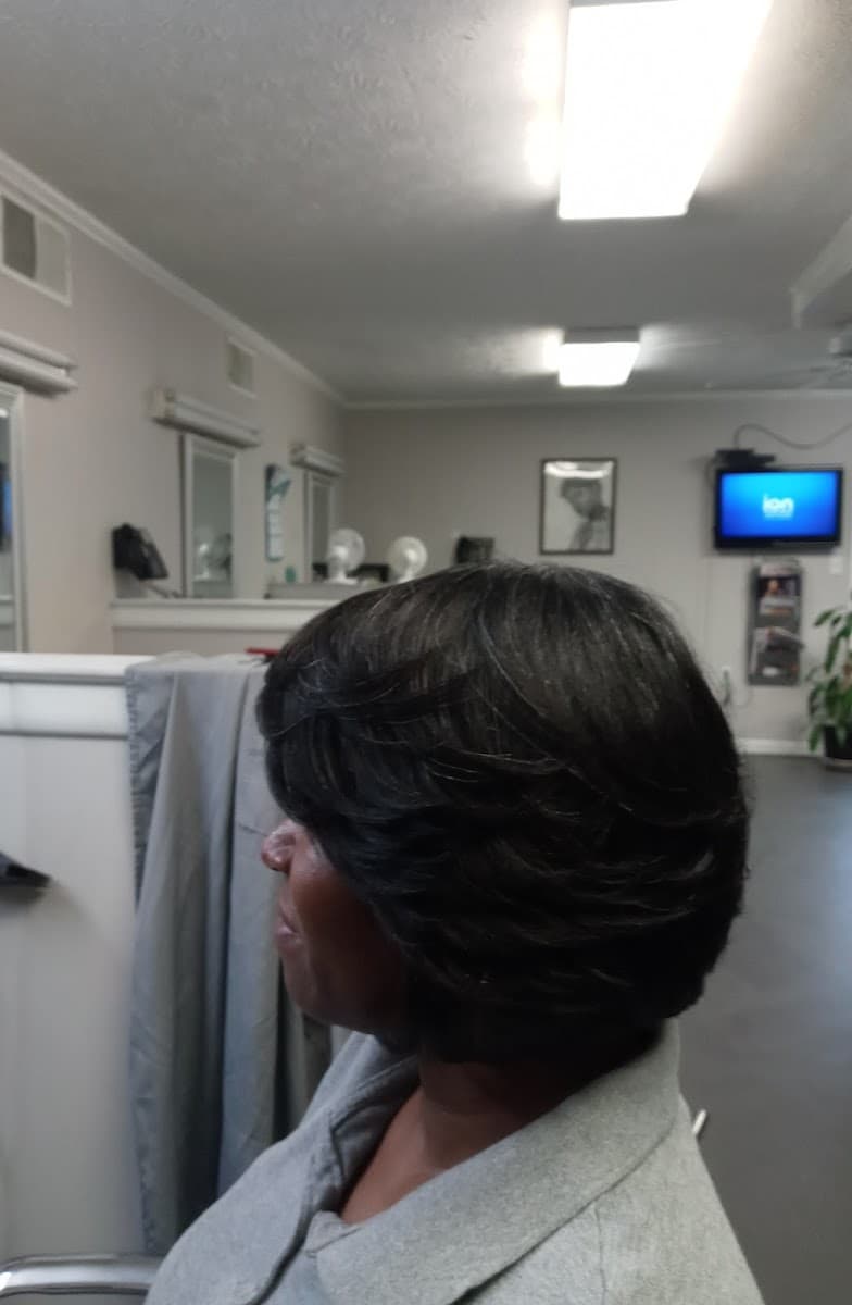 Sheats Barber & Beauty Shop photo 5