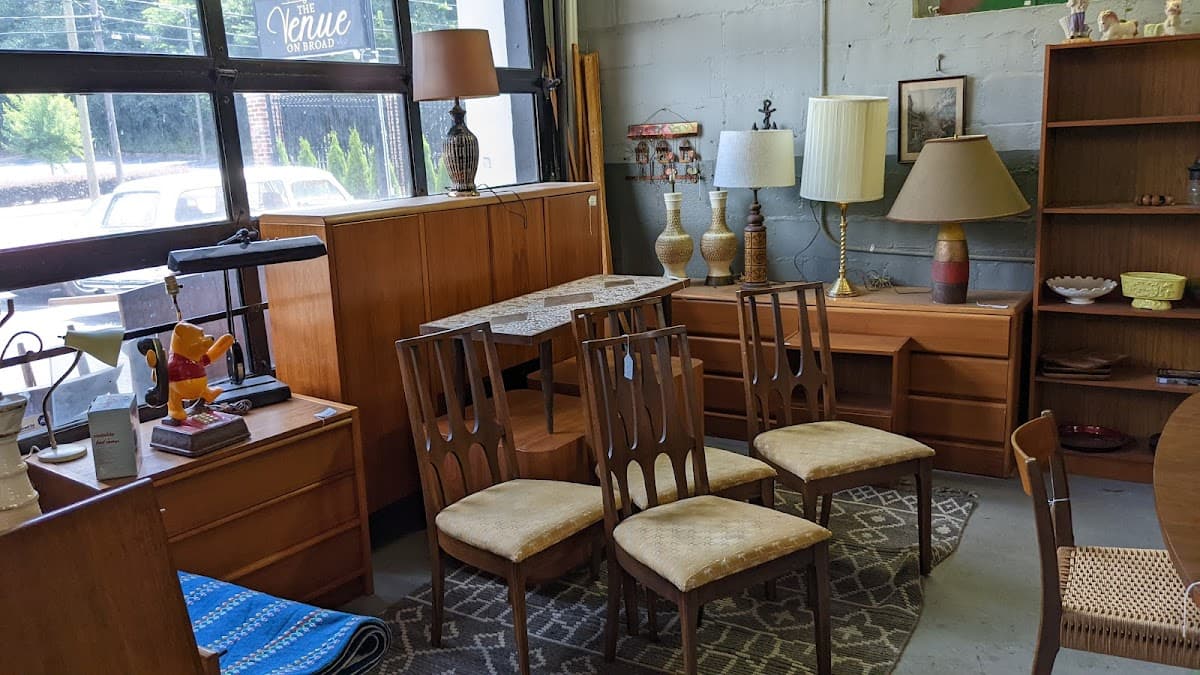 Starlite Showroom photo 2