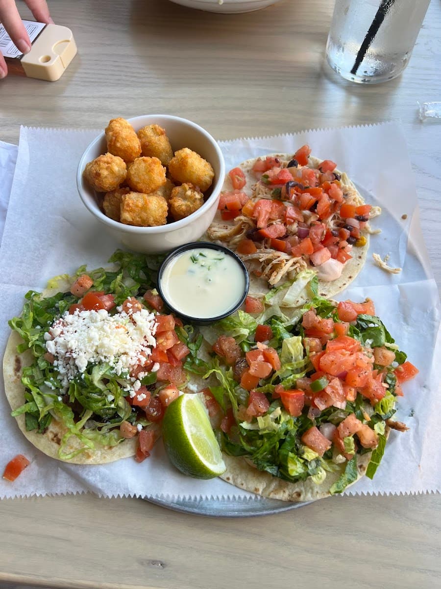 Taqueria Tsunami photo 4