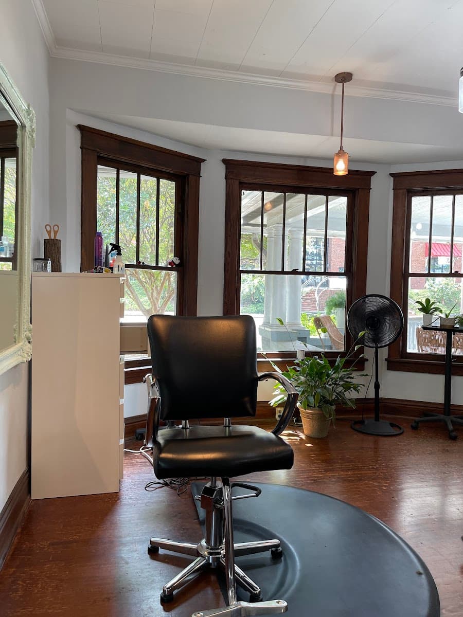 Blonde Beauty Bar photo 2