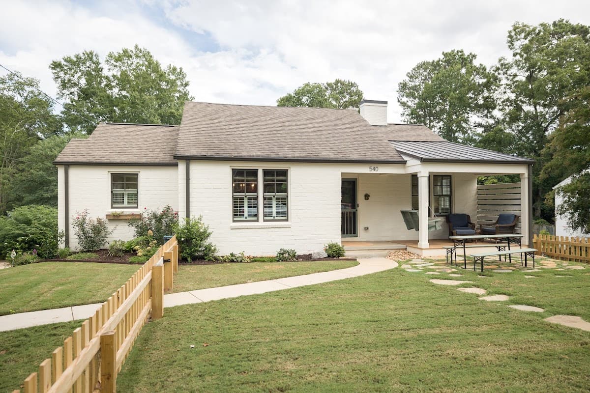 Cara Thompson, Real Estate with 5Market Realty photo 3