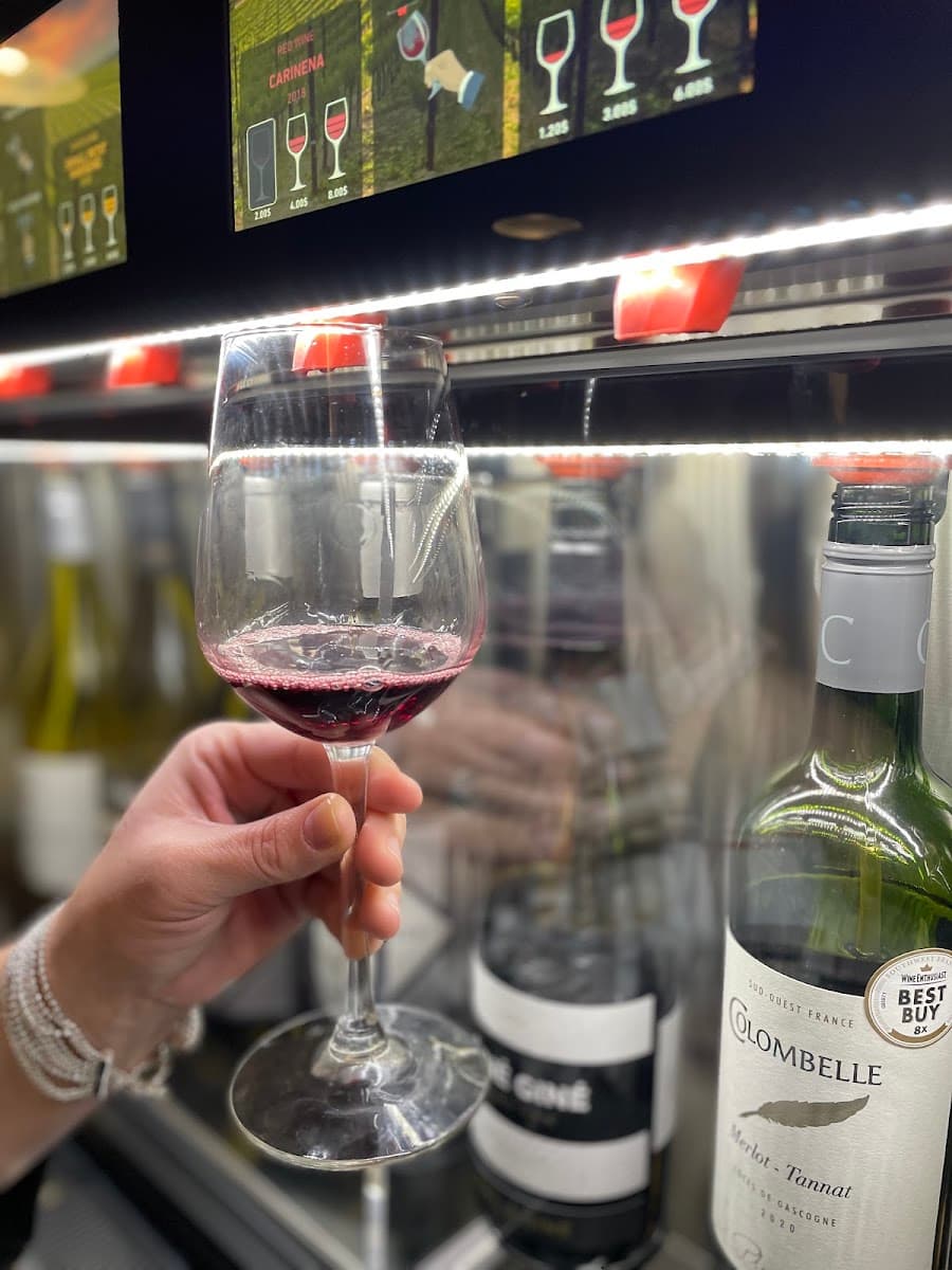 Tapped Athens Wine Tasting Market photo 2