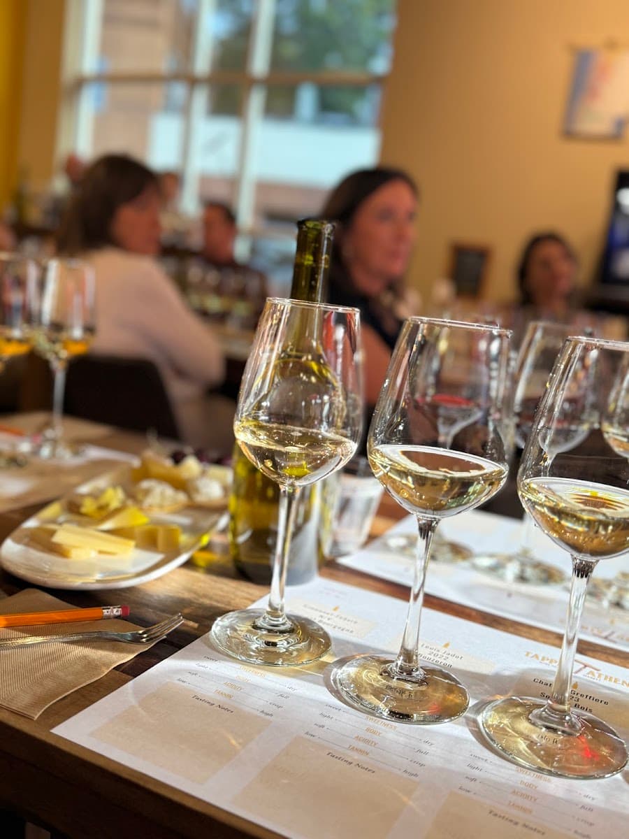 Tapped Athens Wine Tasting Market photo 5