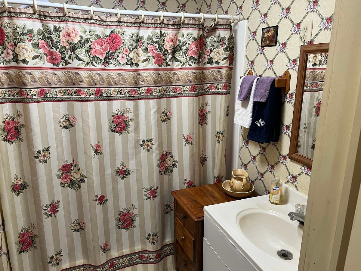 The Chicken Coop Bed 'n Breakfast photo 2