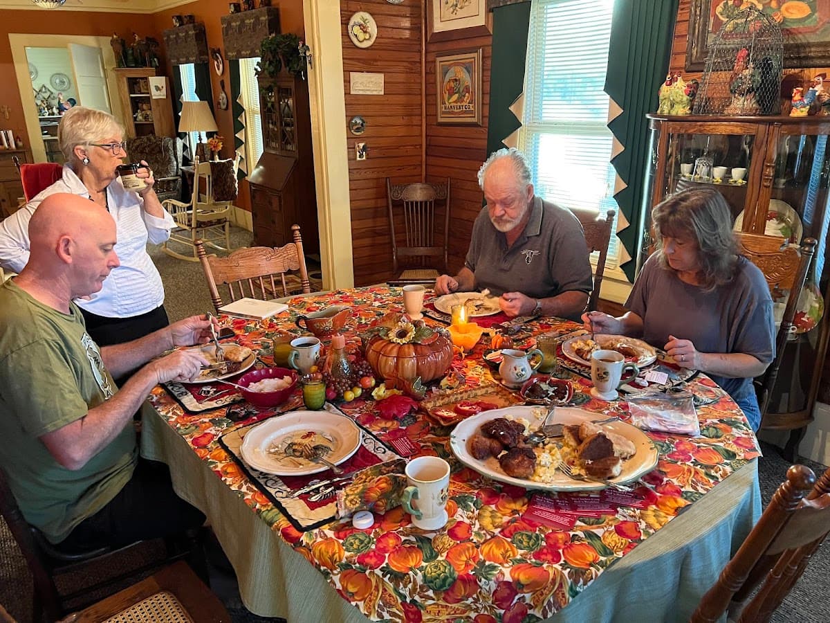 The Chicken Coop Bed 'n Breakfast photo 4