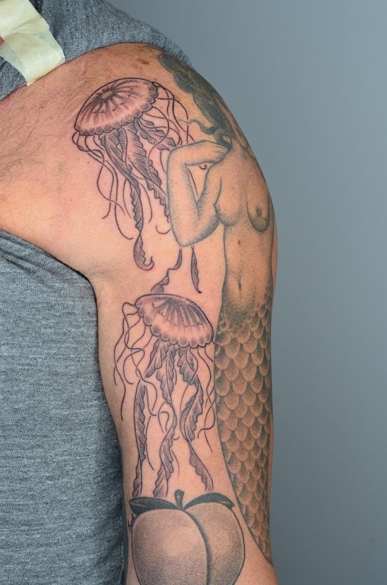 Truths & Roses Tattoo photo 5