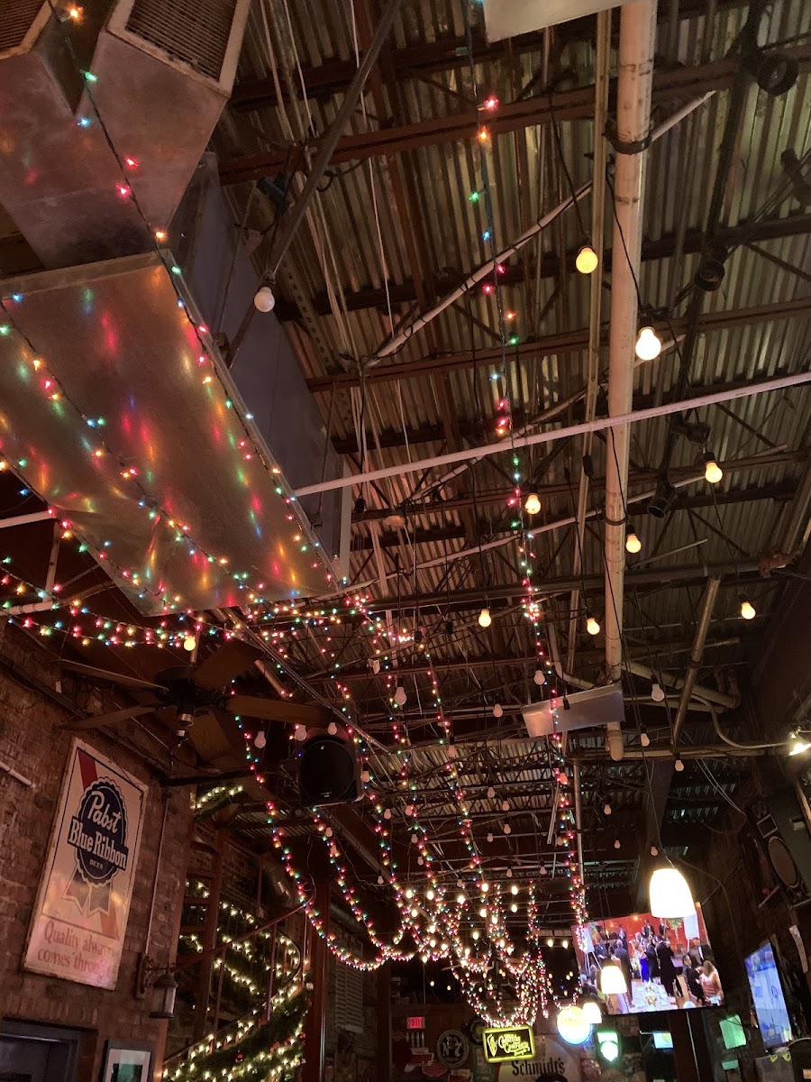 Allgood Lounge photo 3