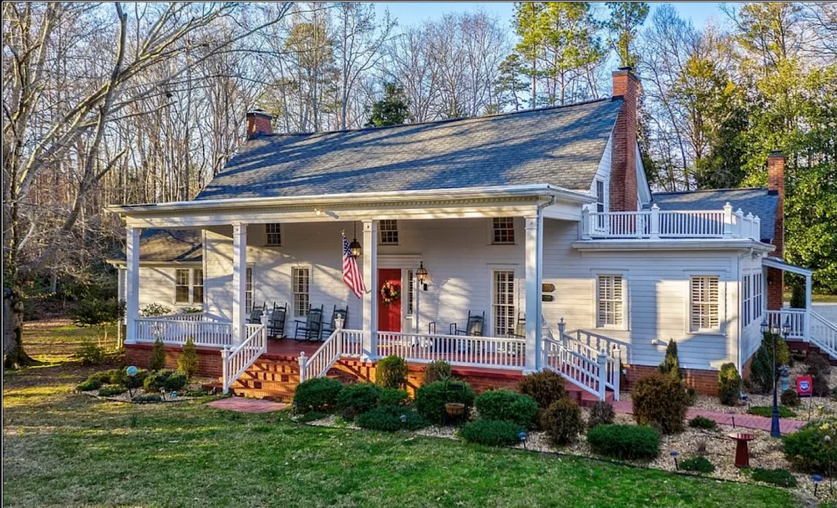 Athens House - Hotels & Lodging in Athens, GA