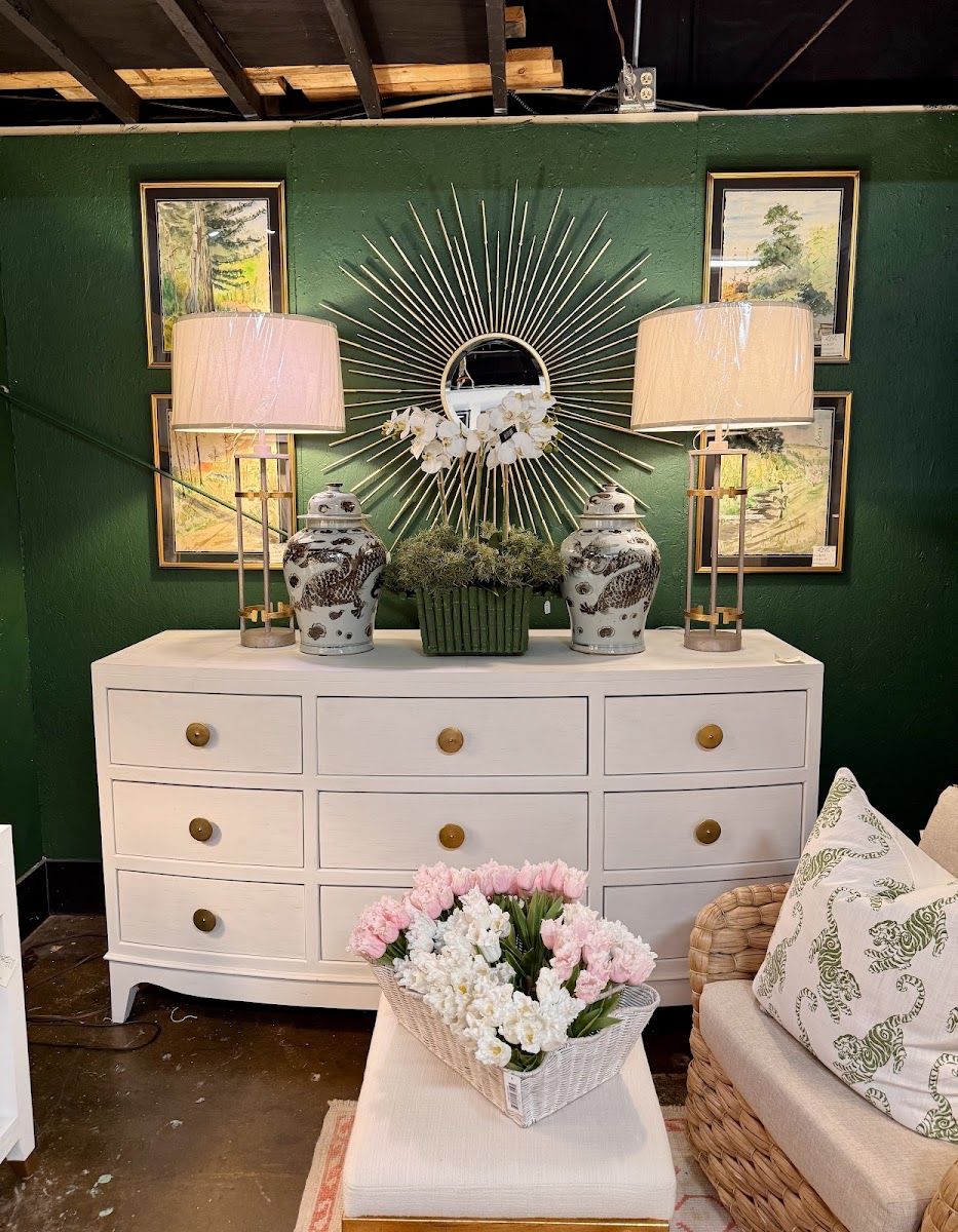 Athens Interiors Market photo 4