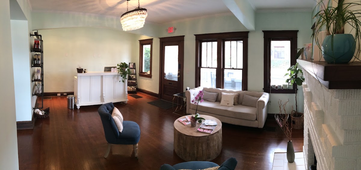 Blonde Beauty Bar photo 4