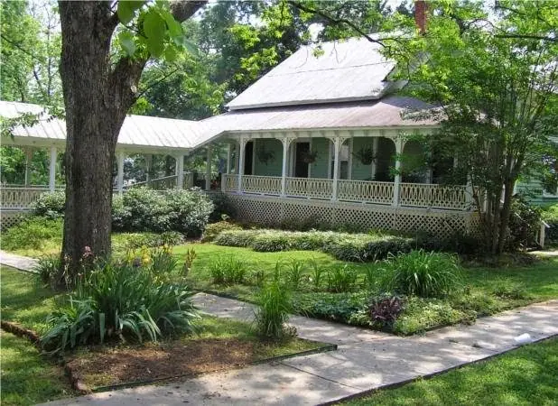 Brady Inn - Best Hotels in Athens, GA