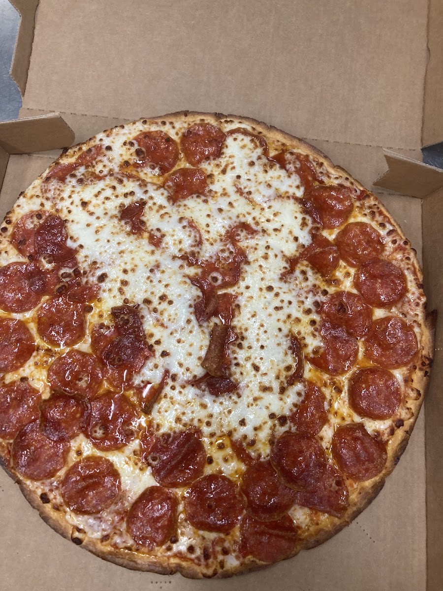 Bulldawg Pizza Wings & More photo 4