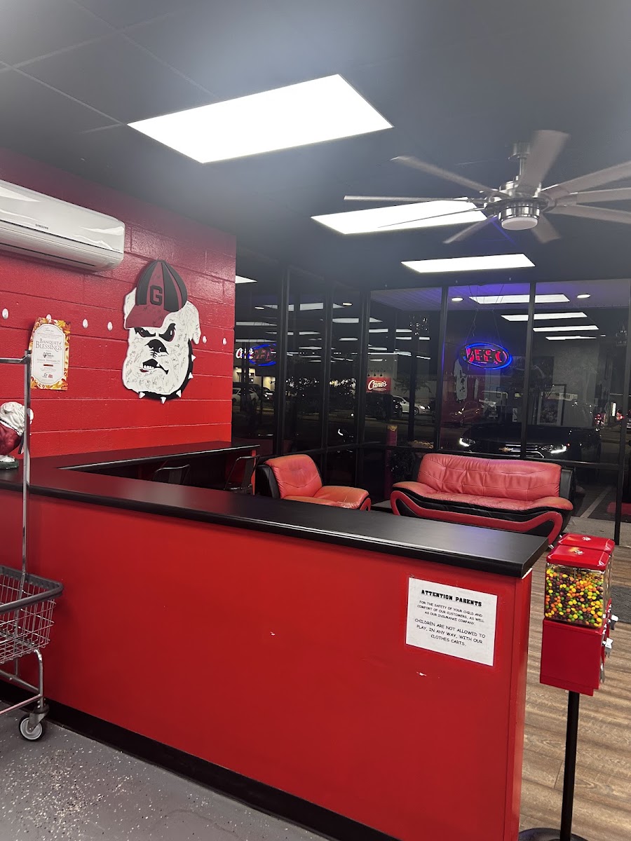 Bulldog Laundry photo 2