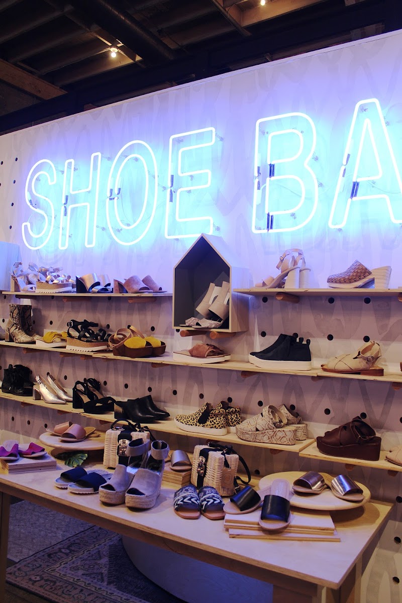 Cheeky Peach photo 3