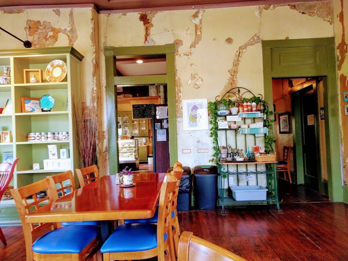 Donderos' Kitchen - Coffee & Cafes in Athens, GA