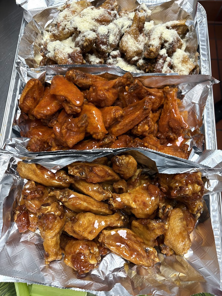 J. Buffalo Wings EPPS BRIDGE photo 2