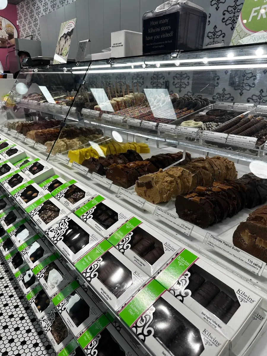 Kilwins Ice Cream - Chocolate - Fudge photo 5