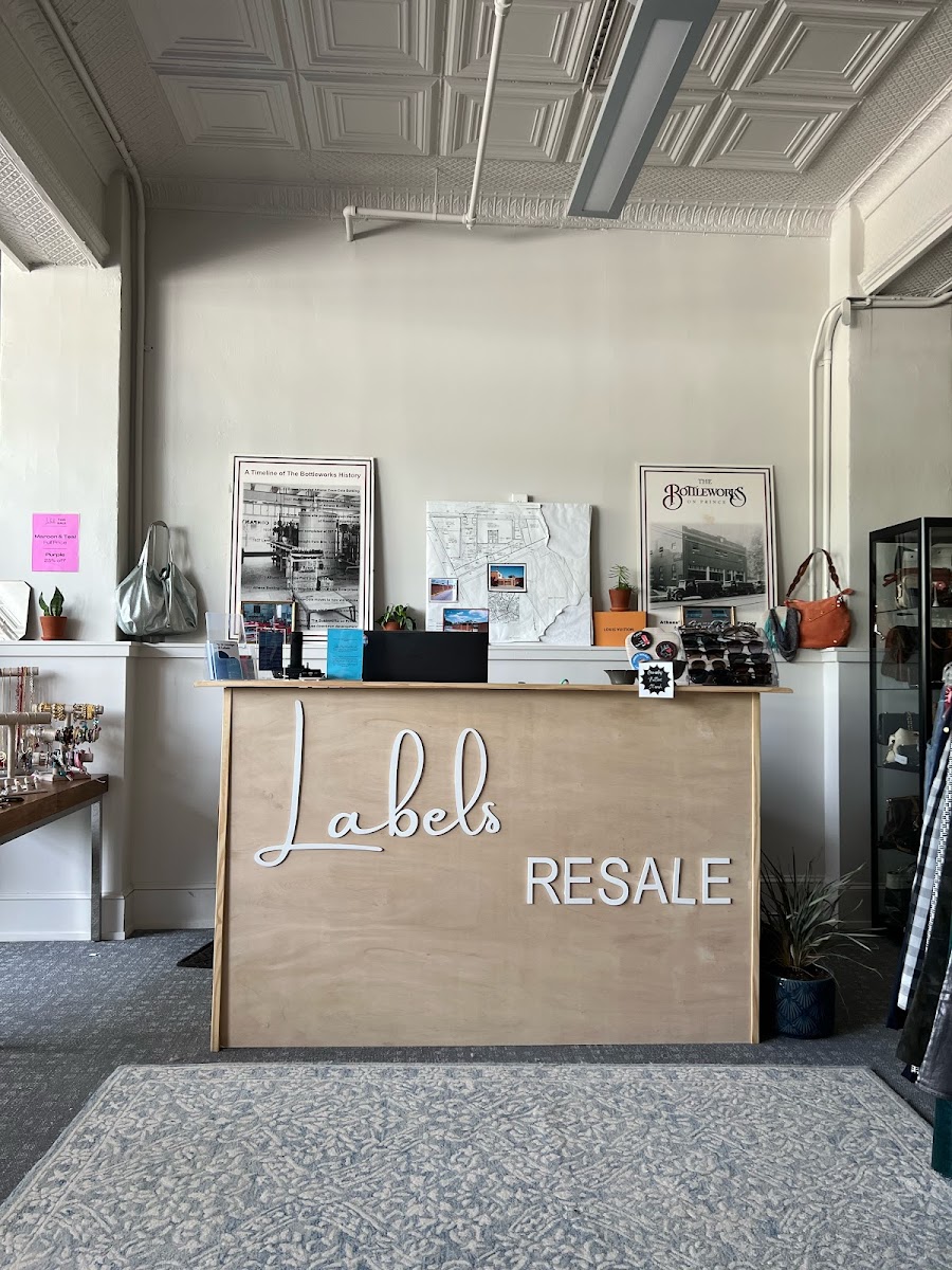 Labels Resale Boutique photo 2