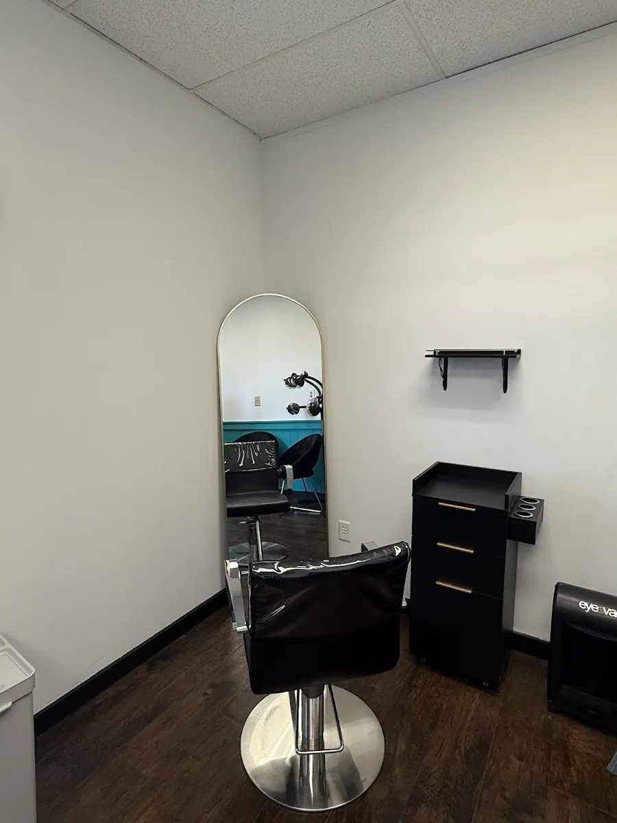Modern Mane Salon - Beauty & Salons in West Broad, Athens, GA