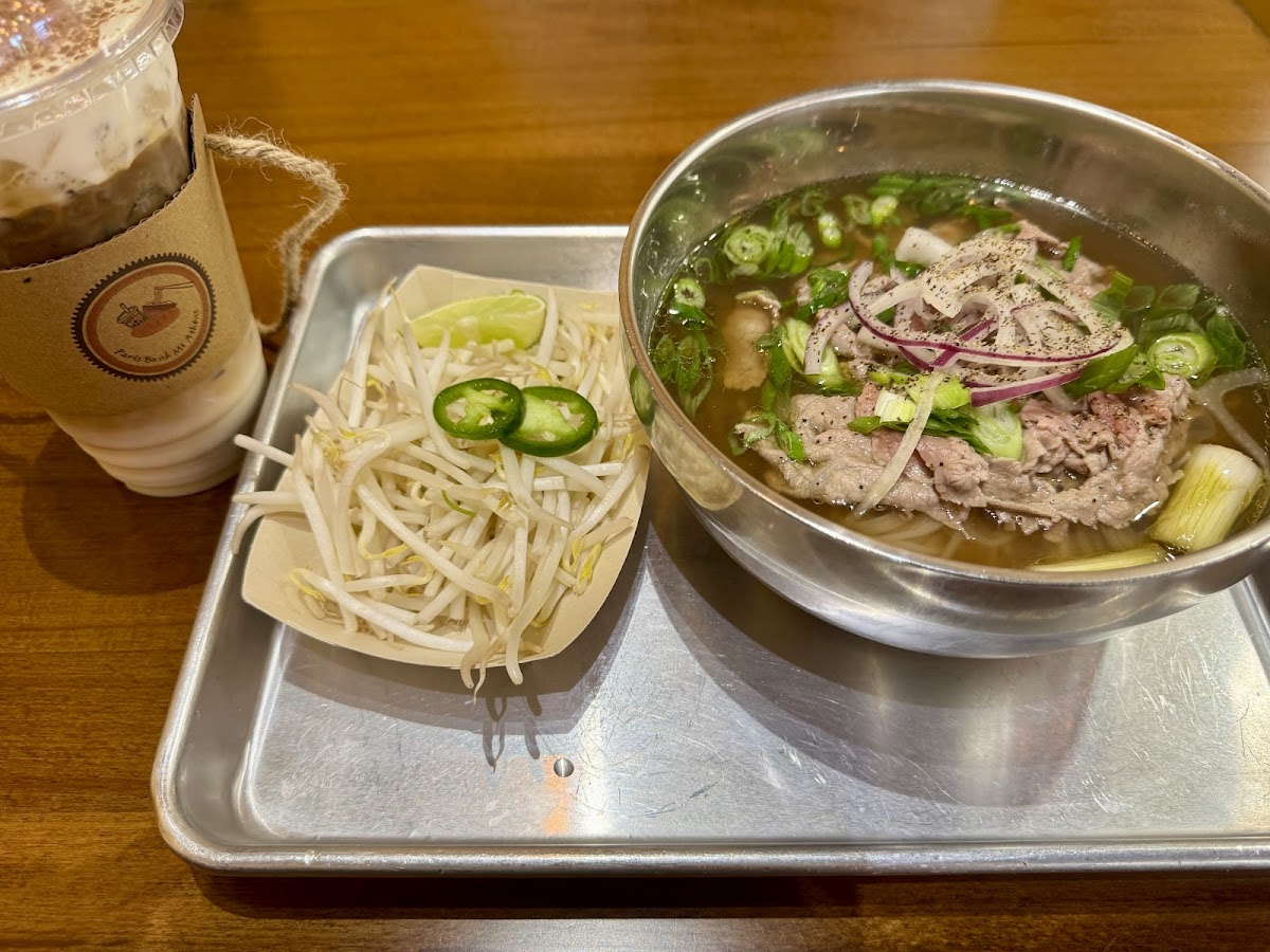 Paris Banh Mi Cafe and Bakery - Athens photo 4