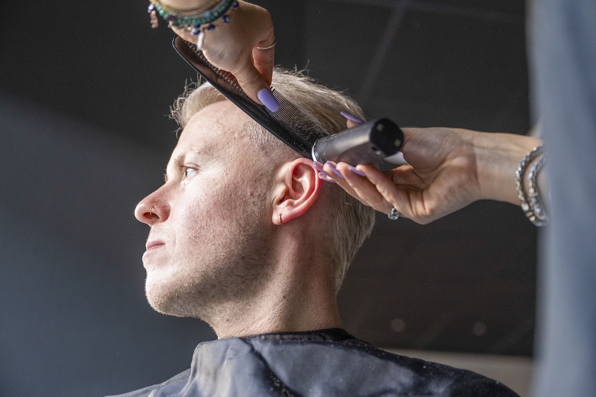 Southern Fine Lines Barber Shop & Hair Salon photo 3