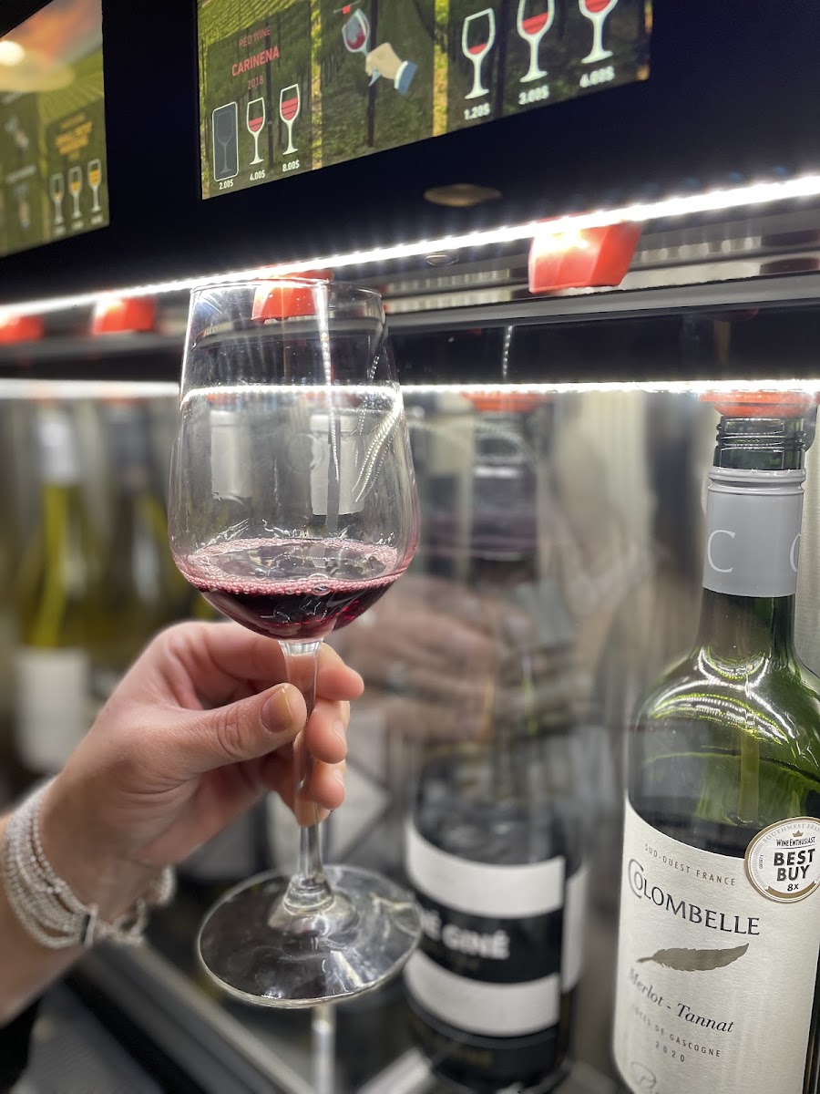 Tapped Athens Wine Tasting Market photo 2