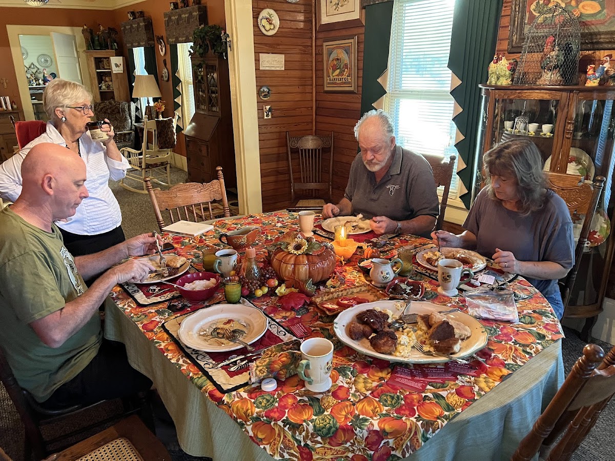 The Chicken Coop Bed 'n Breakfast photo 4