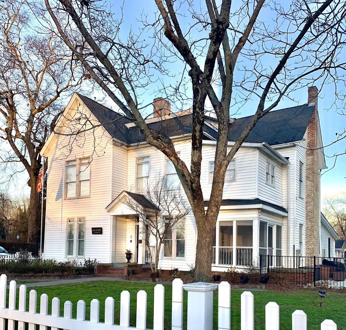 The Fox and the Farmhouse - Hotels & Lodging in Athens, GA