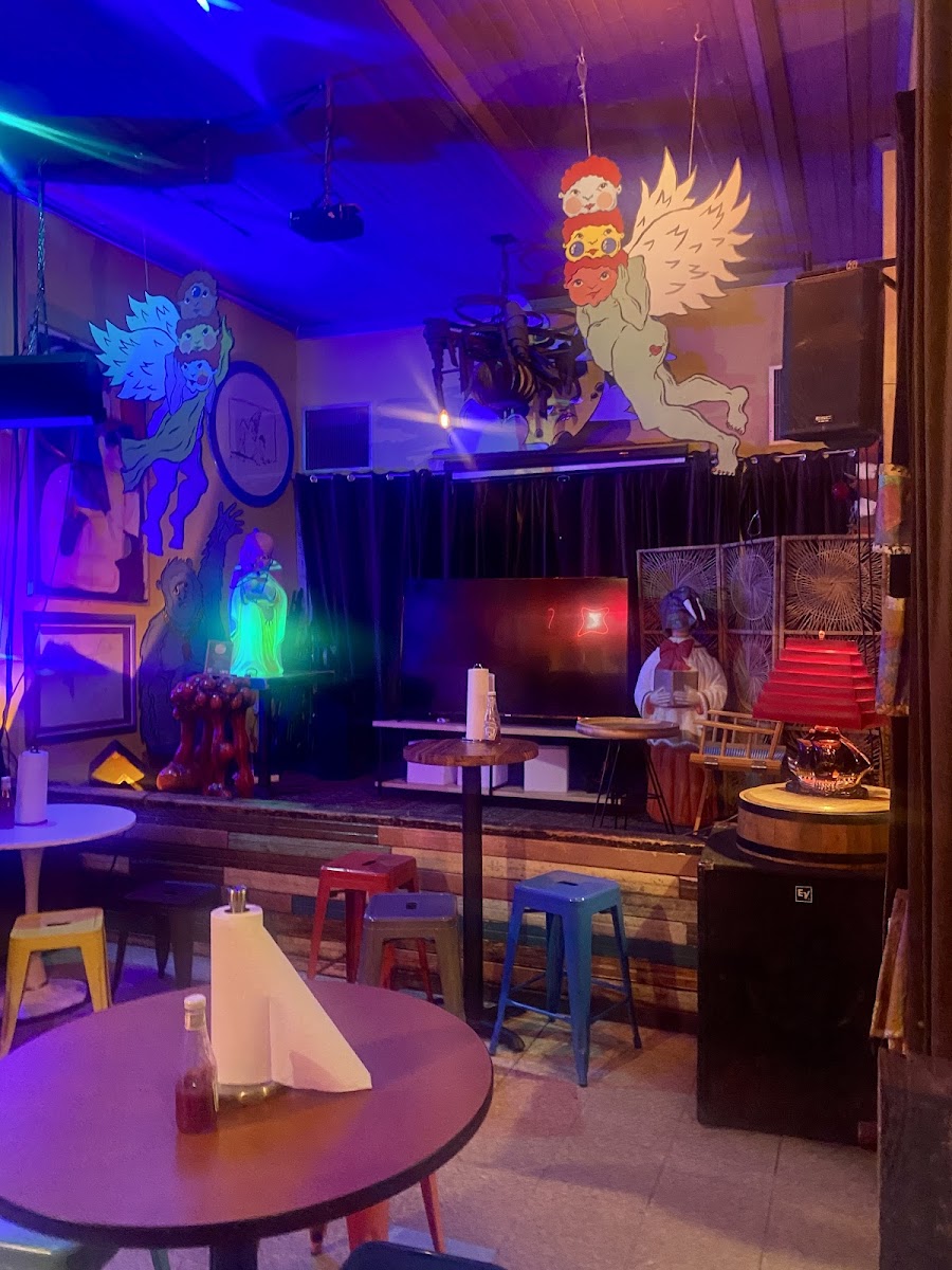 The World Famous photo 5