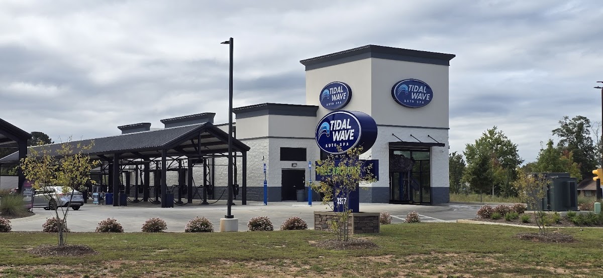 Tidal Wave Auto Spa | Car Wash photo 2