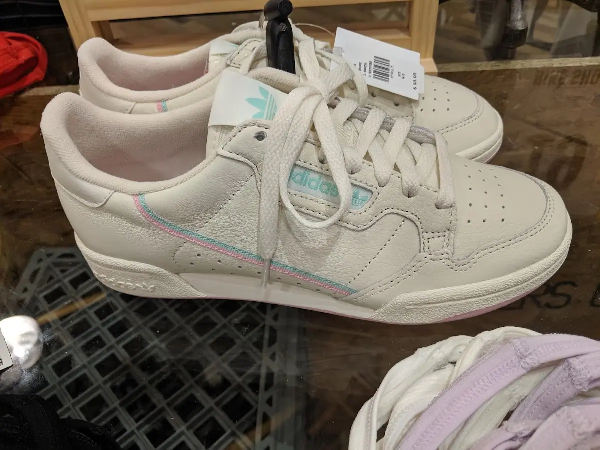 Urban Outfitters photo 5