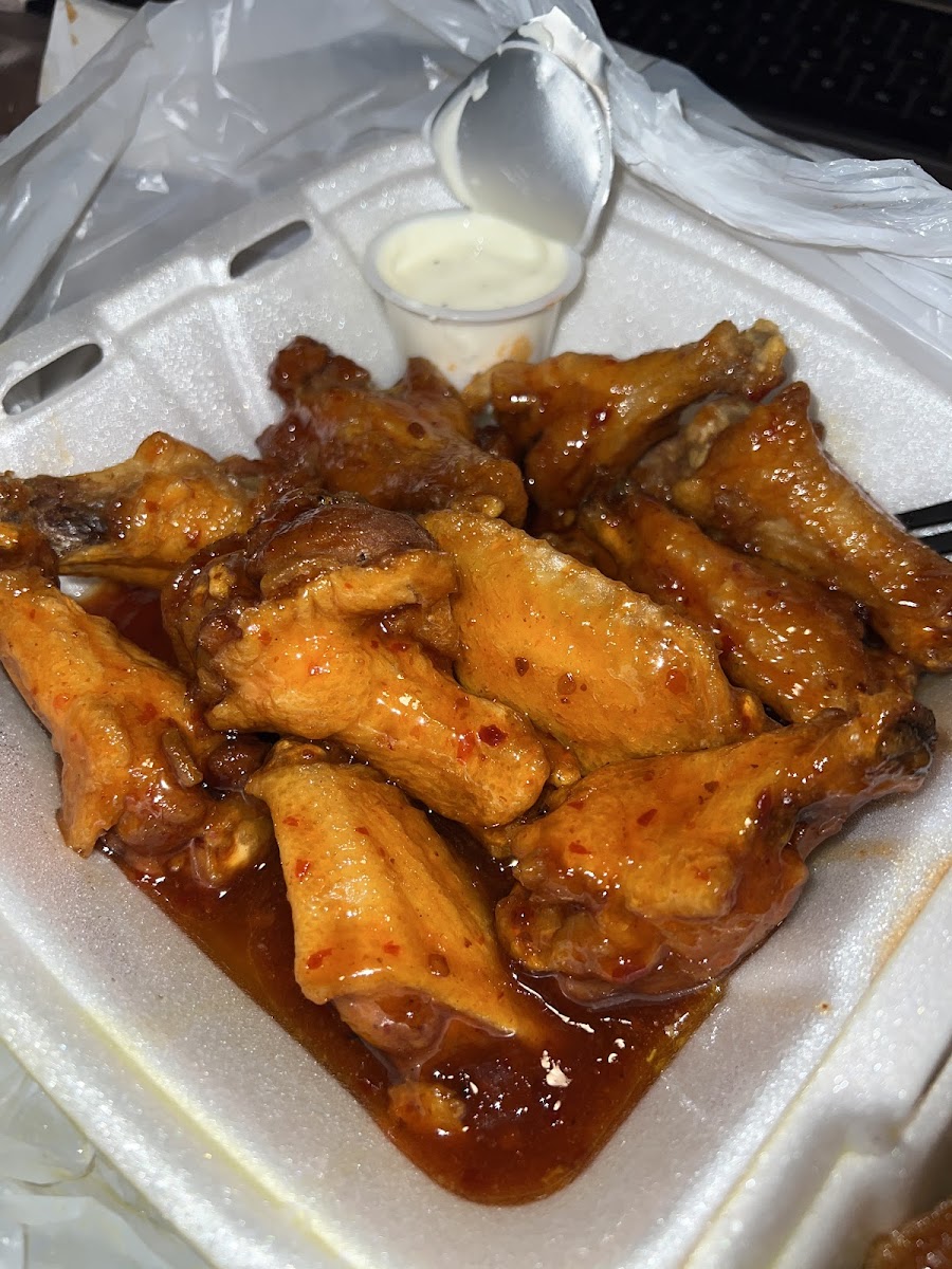 Wingster Restaurant photo 4